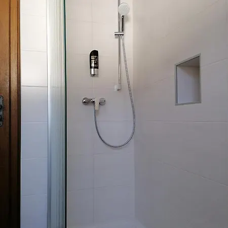 Apartmenthaus Oberlehen * アプテナウ
