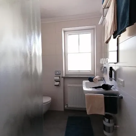 Apartmenthaus Oberlehen * アプテナウ